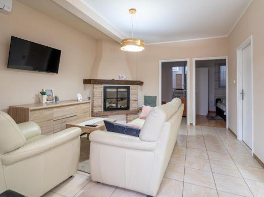 Apartment Lola 2 *