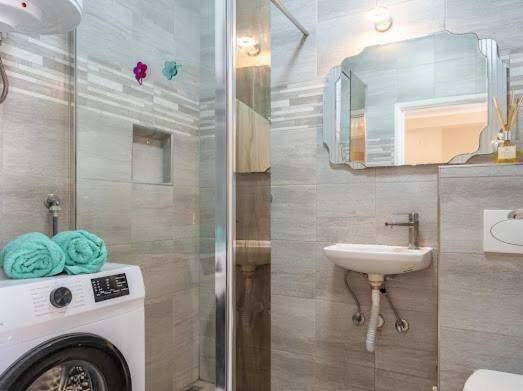 Apartament Lola 2 *